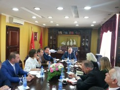 Zyrtarë të Komunës së Ulqinit u takuan me anëtarët e Komisionit për Shëndetësi, Punë dhe Mirëqenie Sociale nga Kuvendi i Kosovës