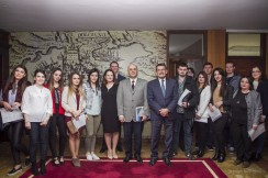Komuna e Ulqinit ndan 32 bursa për studentë të shkëlqyer