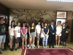Predsjednik Opštine Ulcinj,  Loro Nrekić i potrpedsjednica Hadixha Gjoni danas su primili u posjetu učenike iz Njemačke koji su u našem gradu