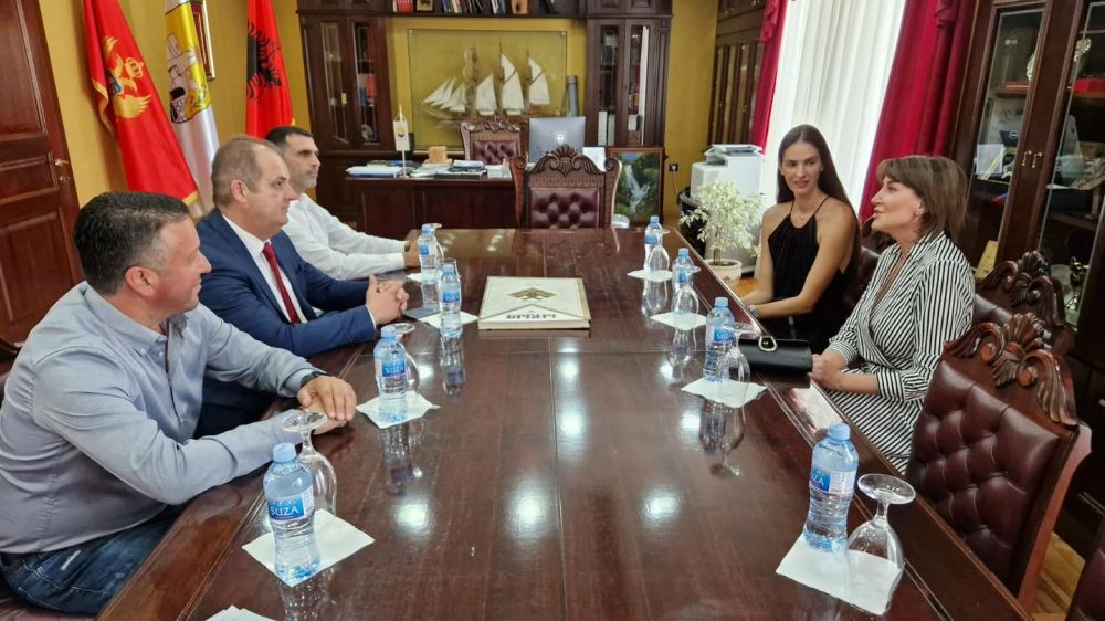 Predsjednik Nimanbegu sa svojim saradnicima ugostio gđu. Atifete Jahjaga, bivšu predsjednicu Republike Kosovo