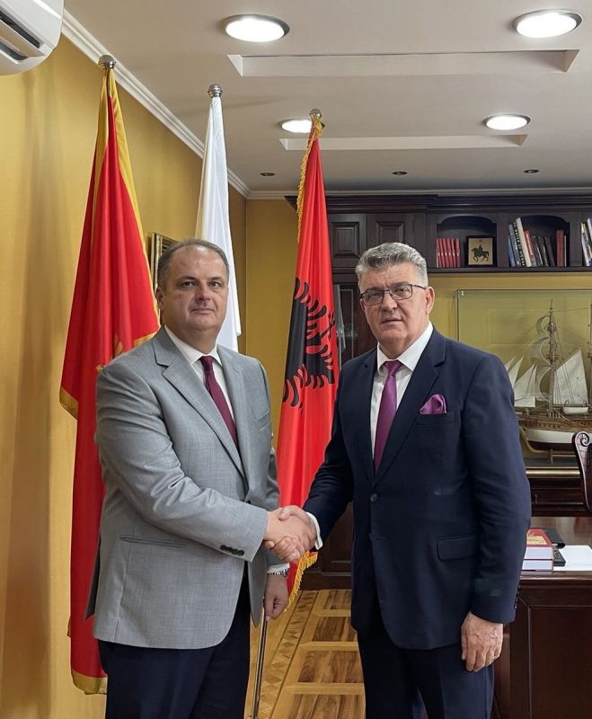 Kryetari i Komunës së Ulqinit Genci Nimanbegu priti në takim Shkelqësinë e tij Ambasadorin e Republikës së Kroacisë në Mal të Zi