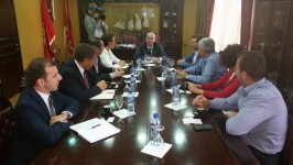 Ministri i zhvillimit ekonomik të Kosovës viziton Ulqinin