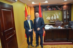 Noel Malcolm takohet me kryetarin e Komunës së Ulqinit Nazif Cungu