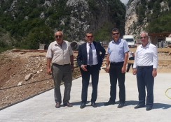Predsjednik Opštine Ulcinj Loro Nrekić sa saradnicima posjetili su gradilište dionice magistralnog puta Ulcinj – Vladimirske Krute